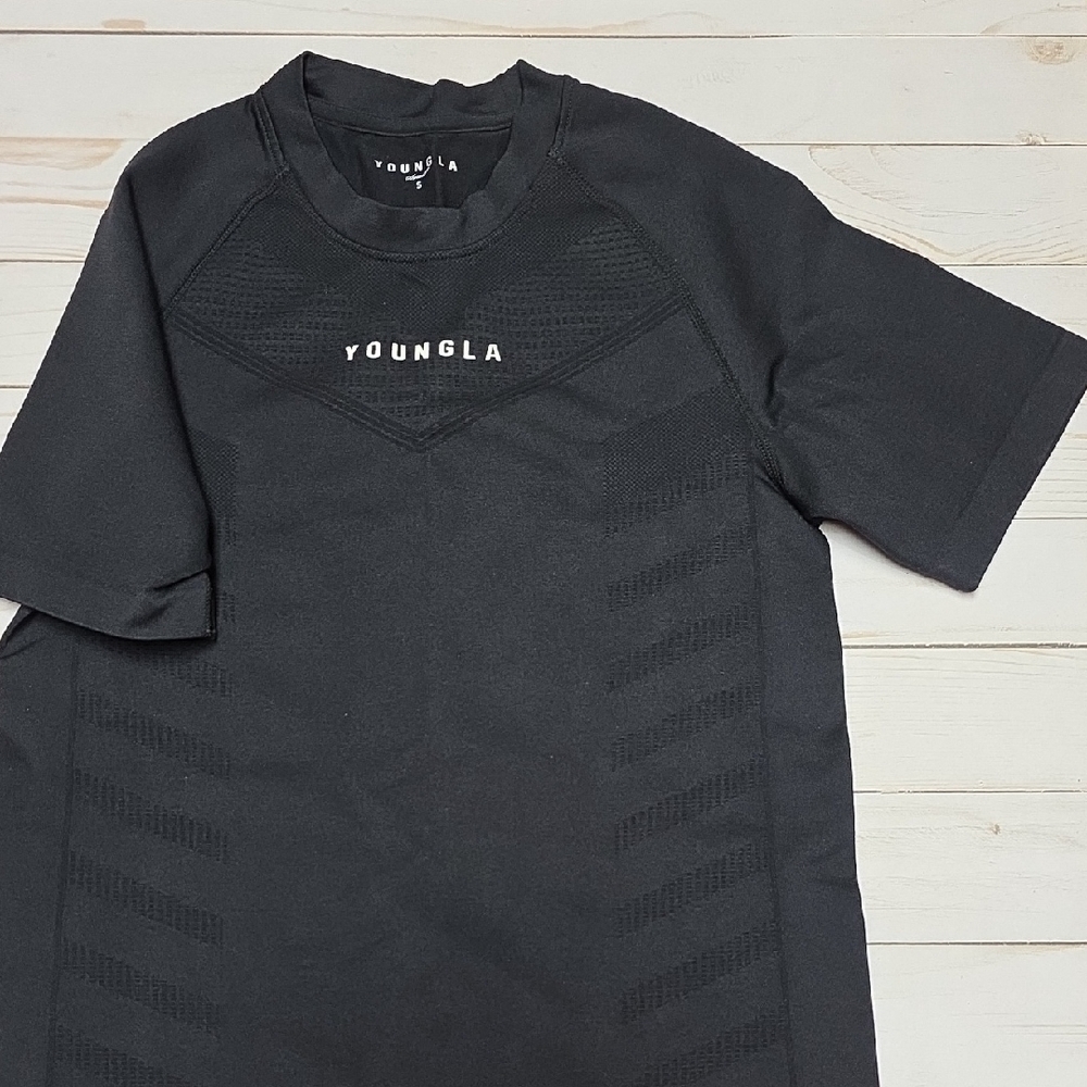 YoungLA Mens Black Athletic Tee Size Small NEW